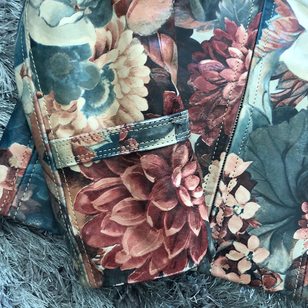 ๐งก๐ฏ Authentic Leather Jacket - Picture 5 of 8